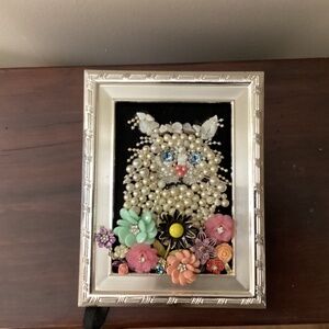 Handmade upcycled jewelry white pearl cat flowers silver frame blue eyes whisker